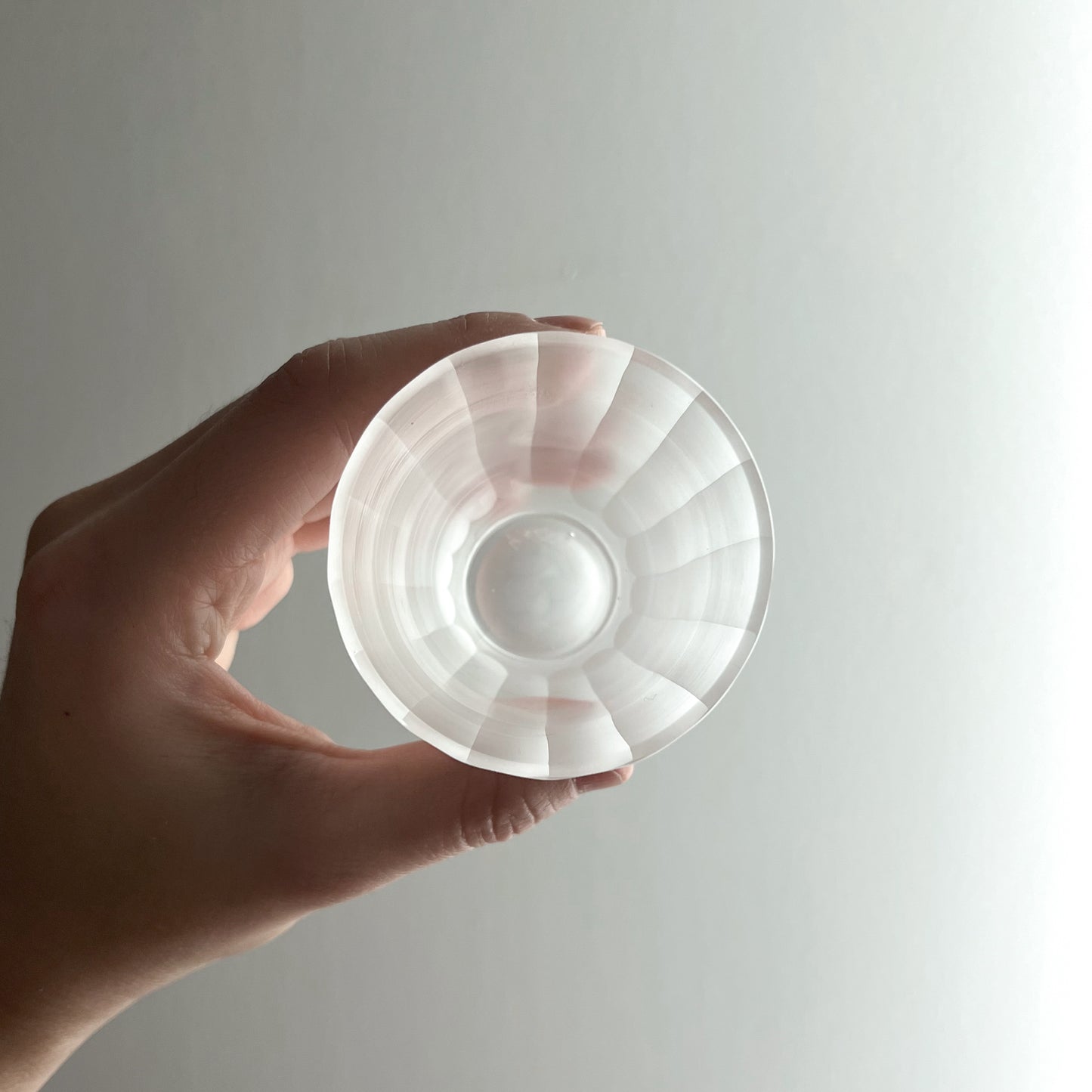 Sakumon Guinomi Sake Cup - Stripe Ashi Footed
